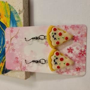 ADORABLE PEPPERONI PIZZA EARRINGS